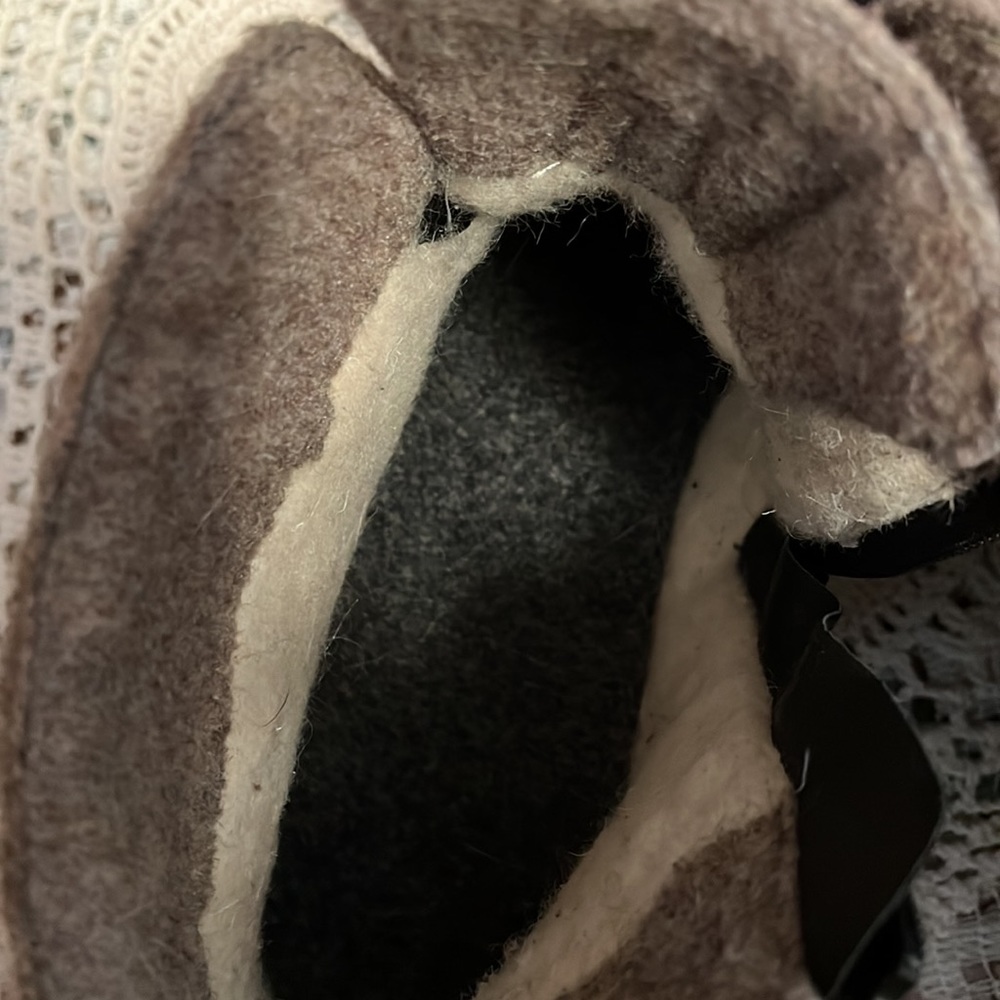 Remote boots 🥾 - Picture 11 of 12